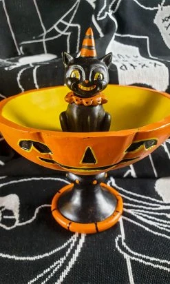 JOHANNA PARKER Black Cat | TREAT STAND