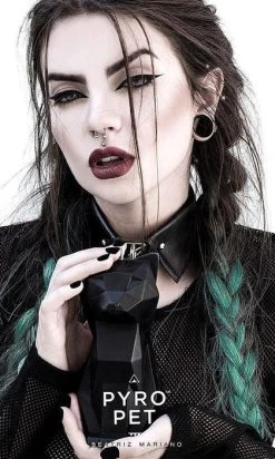 PYROPET Kisa [Black] | CANDLE -Punk Rave Store pyropet kisa black candle 12 700x700