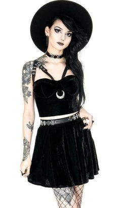 RESTYLE Moon Harness | TOP -Punk Rave Store restyle moon harness top 8 df6c344d 780f 424d a7dd 0bc692669168 700x700