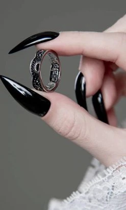 ROGUE AND WOLF Moonrise [Blackened Steel] | RING -Punk Rave Store rogue and wolf moonrise blackened steel ring 7 e78967e1 4f78 4be2 9fa2 41bcb3503a66 700x700