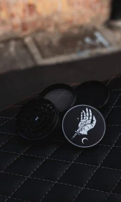 THE PRETTY CULT Blood Oath | GRINDER*